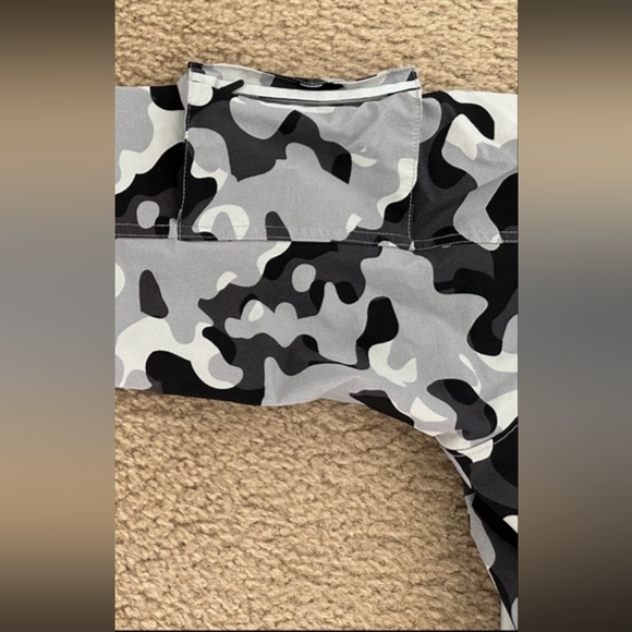 Legends Men's Gray Camo Track Suit [FINAL MARKDOWN] - Picture 7 of 7